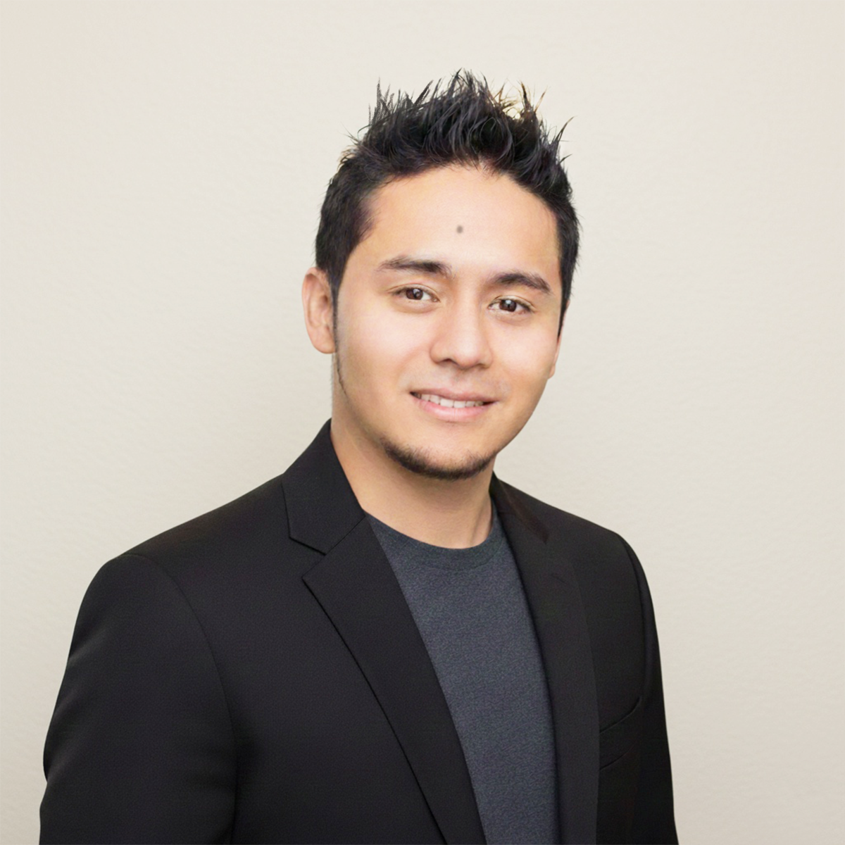Luis R. Miranda — Product Digital Designer & Chief Marketing